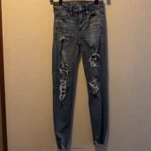 Ripped Lightwash Jeans | American Eagle